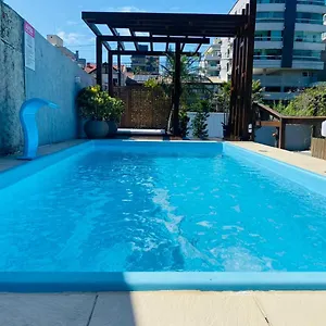 Residencial Com Piscina Possui Jacuzzi Aquecida Com Hidromassagem Bombinhas
